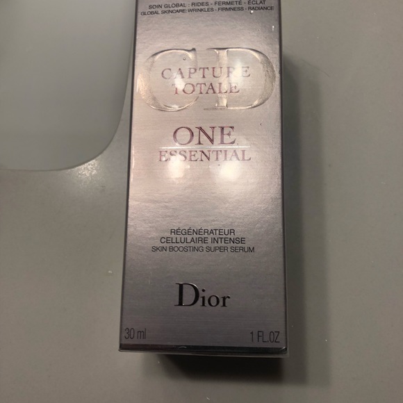 NWT Dior Capture Totale One Essential Super Serum - Picture 3 of 9